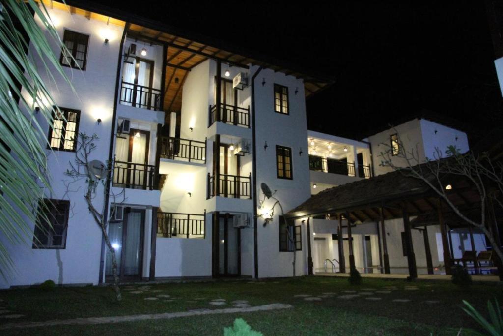 Lagoon Boutique Hotel Kanattagoda Экстерьер фото